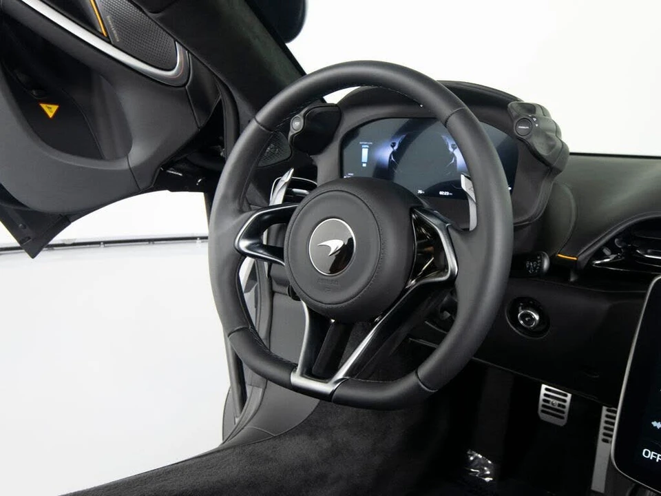 2026 McLaren Artura - Image 31 of 31