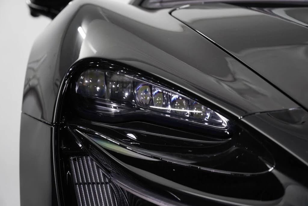 2026 McLaren Artura - Image 15 of 31
