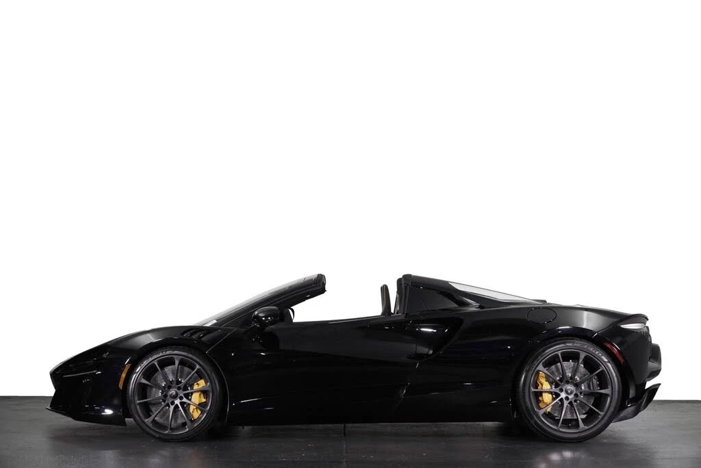 2026 McLaren Artura - Image 28 of 31