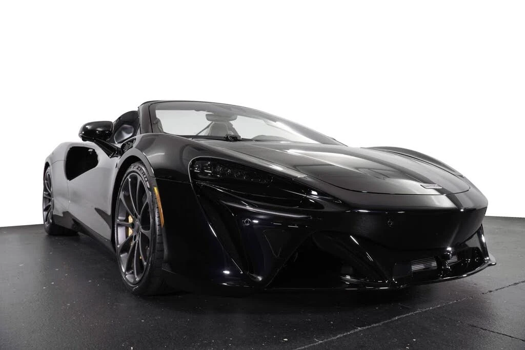 2026 McLaren Artura - Image 13 of 31
