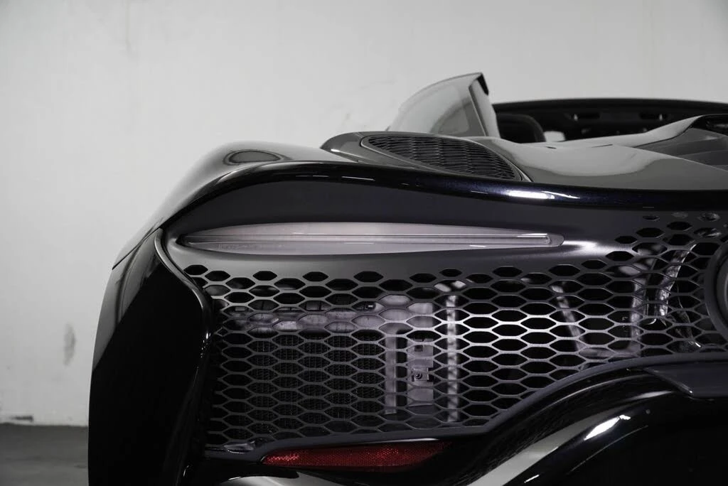 2026 McLaren Artura - Image 19 of 31