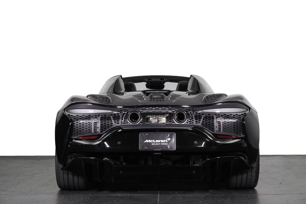 2026 McLaren Artura - Image 18 of 31