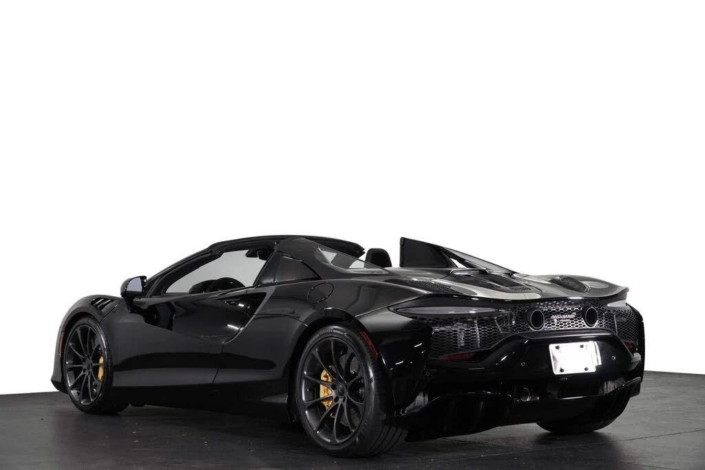 2026 McLaren Artura - Image 29 of 31