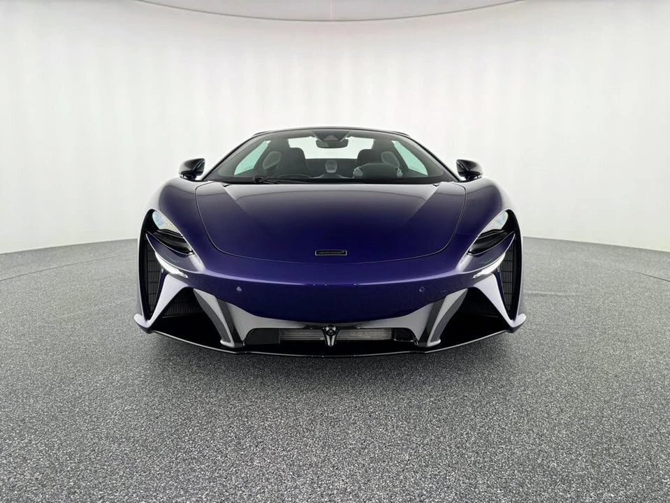 2026 McLaren Artura - Image 8 of 31