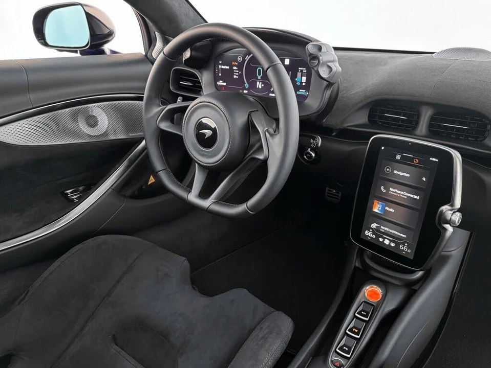2026 McLaren Artura - Image 22 of 31