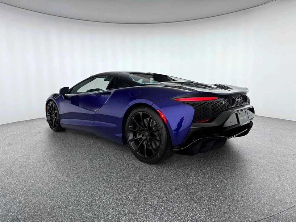 2026 McLaren Artura - Image 2 of 31