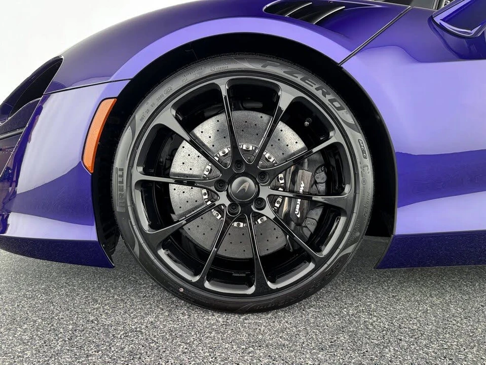 2026 McLaren Artura - Image 28 of 31