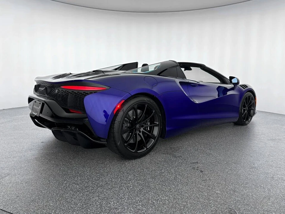 2026 McLaren Artura - Image 5 of 31