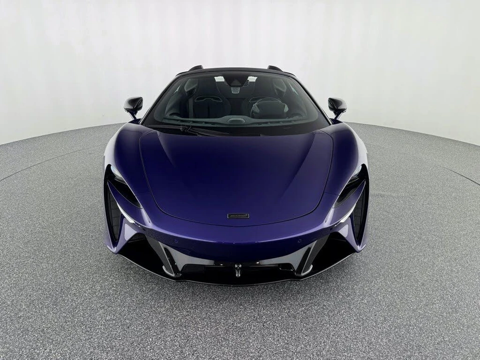 2026 McLaren Artura - Image 7 of 31