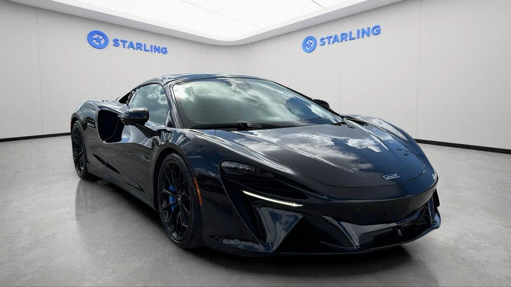 2026 McLaren Artura - Image 14 of 31