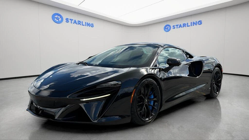 2026 McLaren Artura - Image 16 of 31