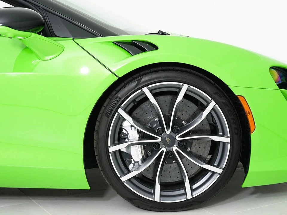 2026 McLaren Artura - Image 19 of 31