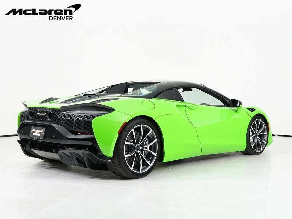 2026 McLaren Artura - Image 9 of 31