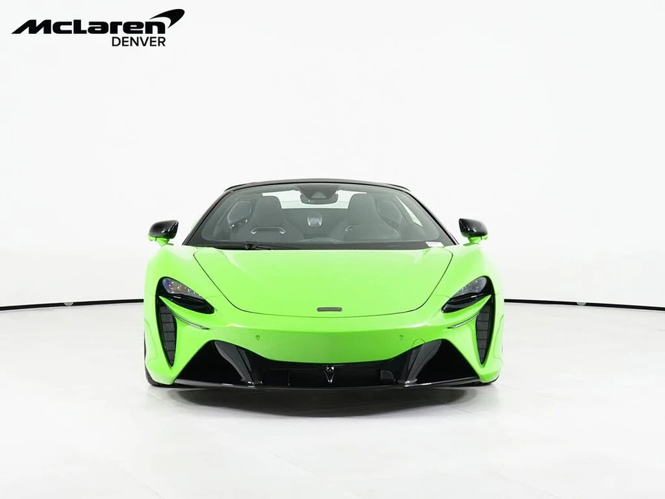 2026 McLaren Artura - Image 14 of 31