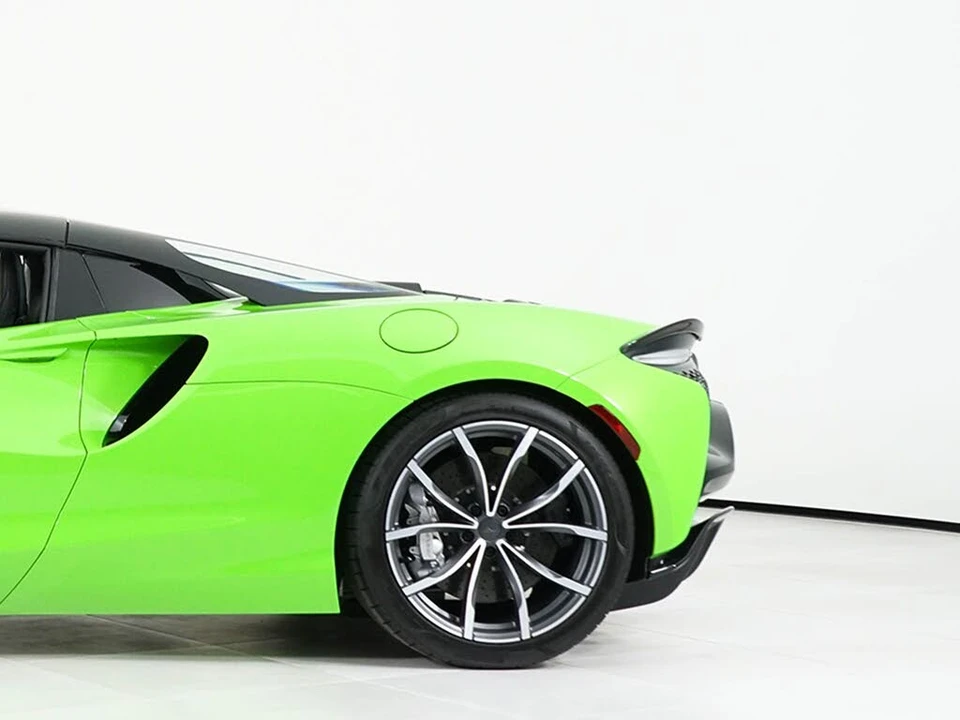 2026 McLaren Artura - Image 16 of 31