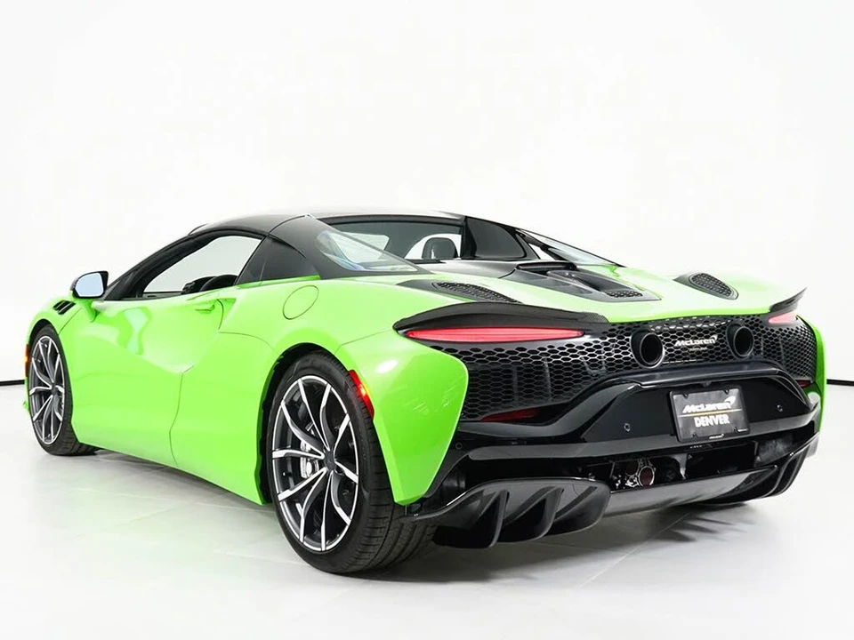 2026 McLaren Artura - Image 21 of 31