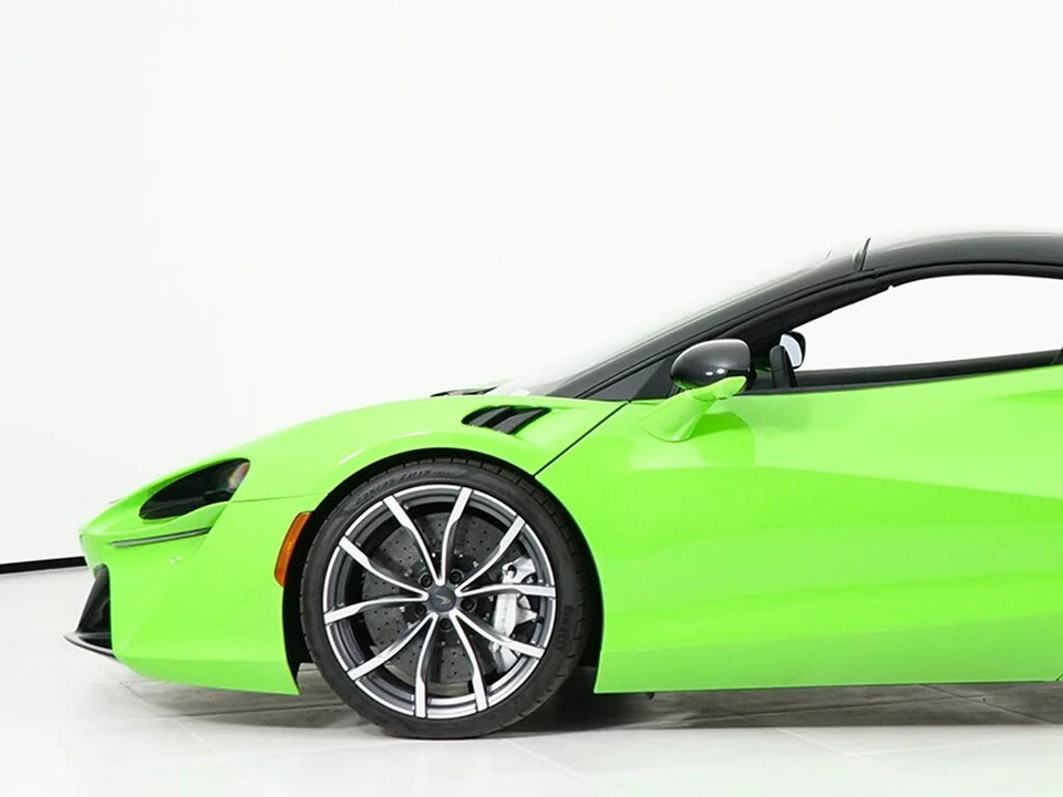 2026 McLaren Artura - Image 15 of 31