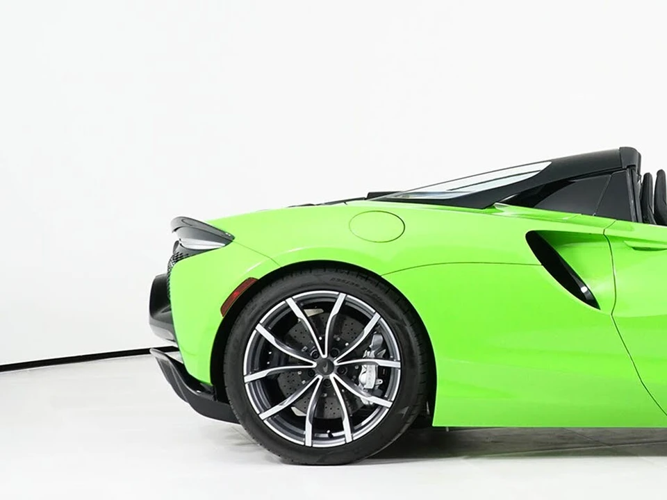 2026 McLaren Artura - Image 17 of 31