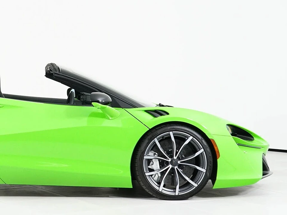 2026 McLaren Artura - Image 18 of 31