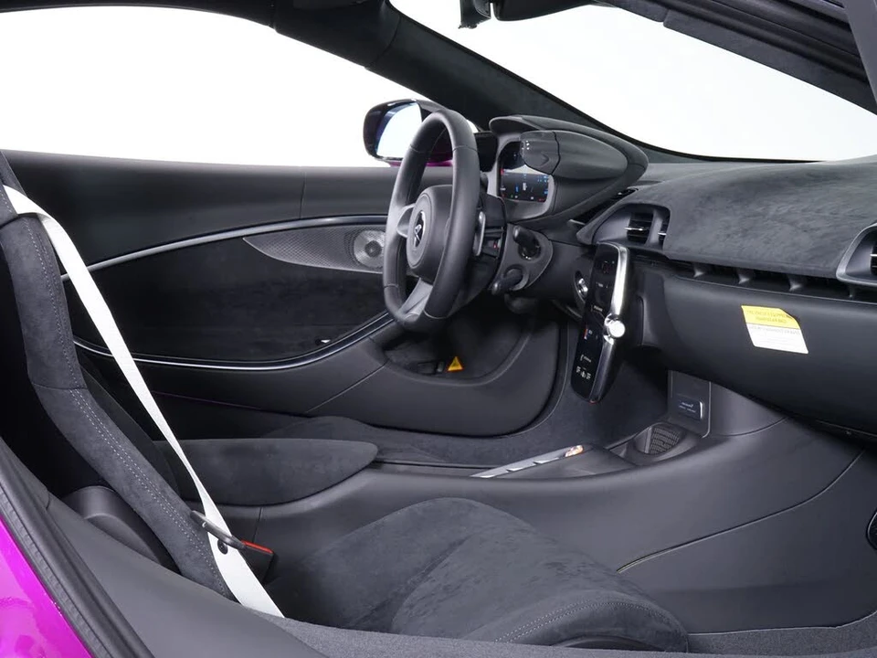 2026 McLaren Artura - Image 26 of 27
