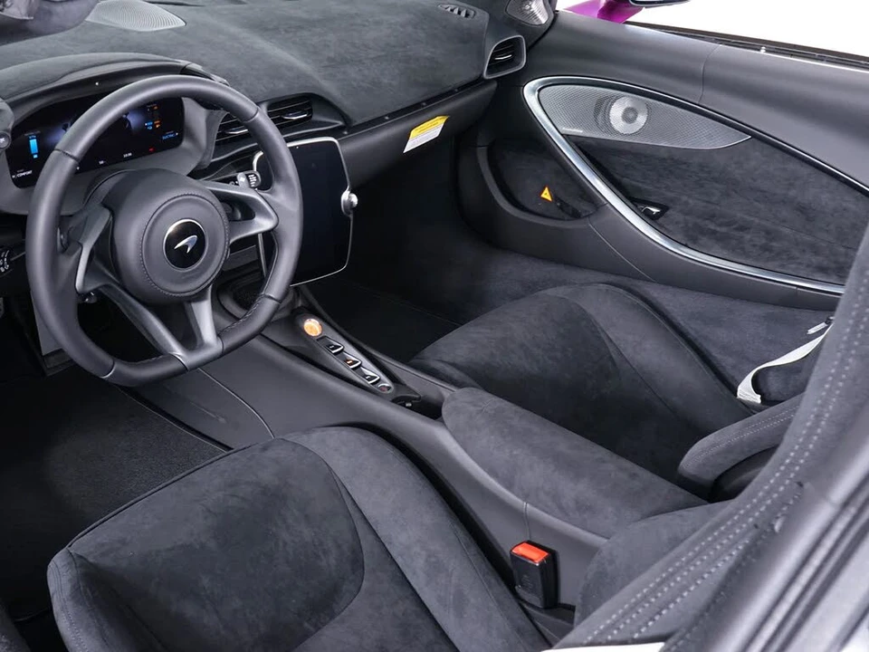 2026 McLaren Artura - Image 23 of 27