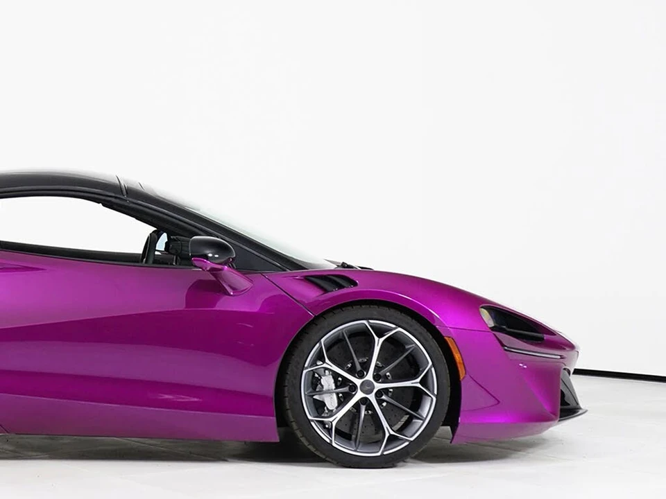 2026 McLaren Artura - Image 15 of 27