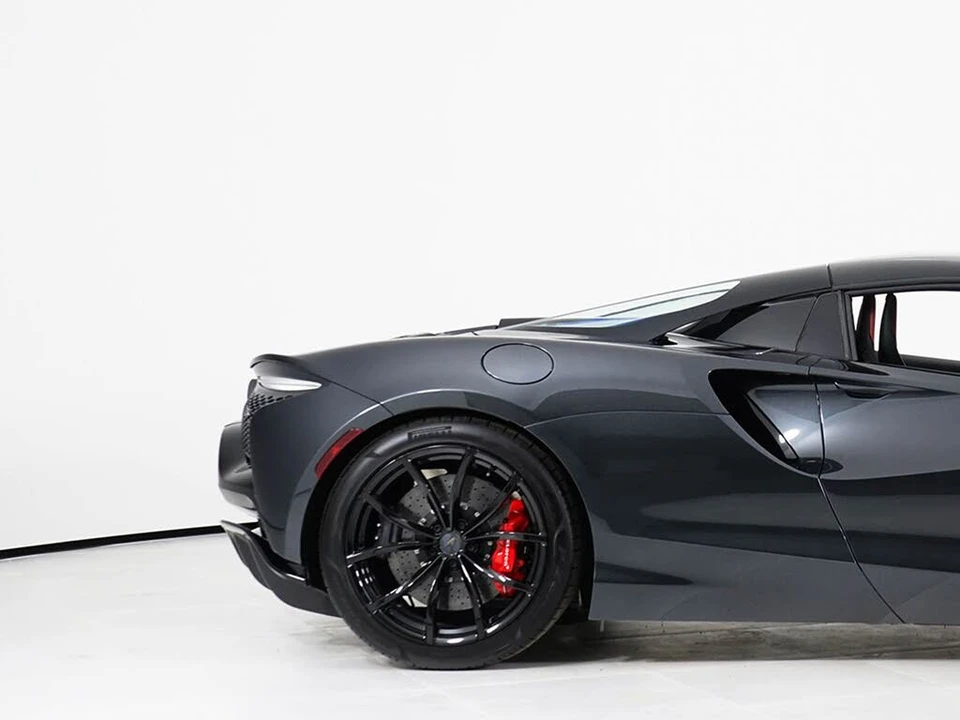 2026 McLaren Artura - Image 14 of 29