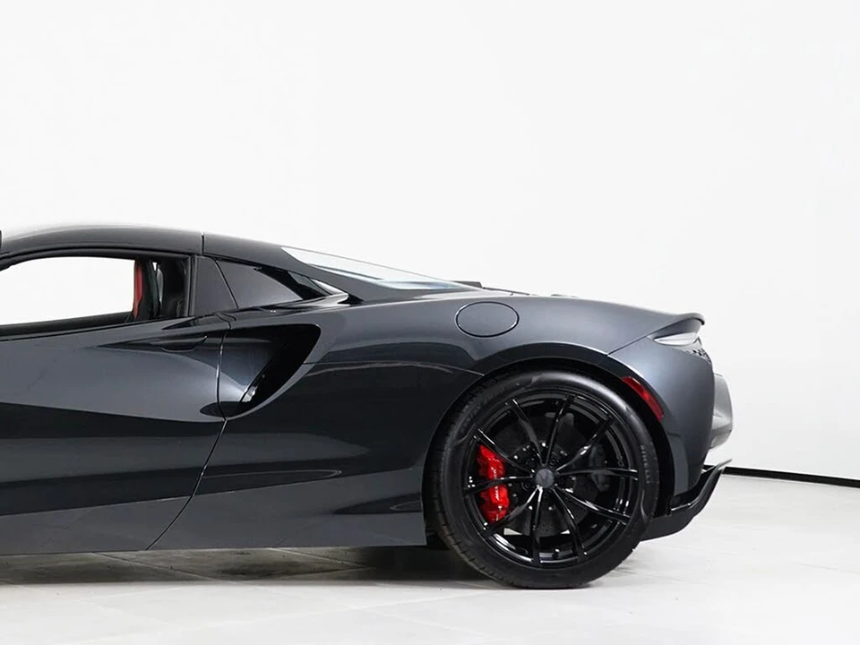 2026 McLaren Artura - Image 13 of 29