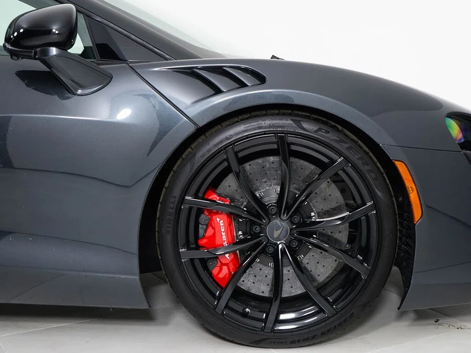 2026 McLaren Artura - Image 16 of 29
