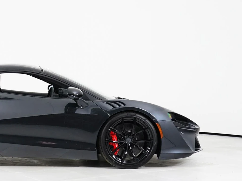 2026 McLaren Artura - Image 15 of 29