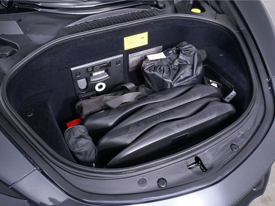 2026 McLaren Artura - Image 18 of 29