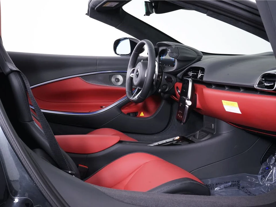 2026 McLaren Artura - Image 28 of 29