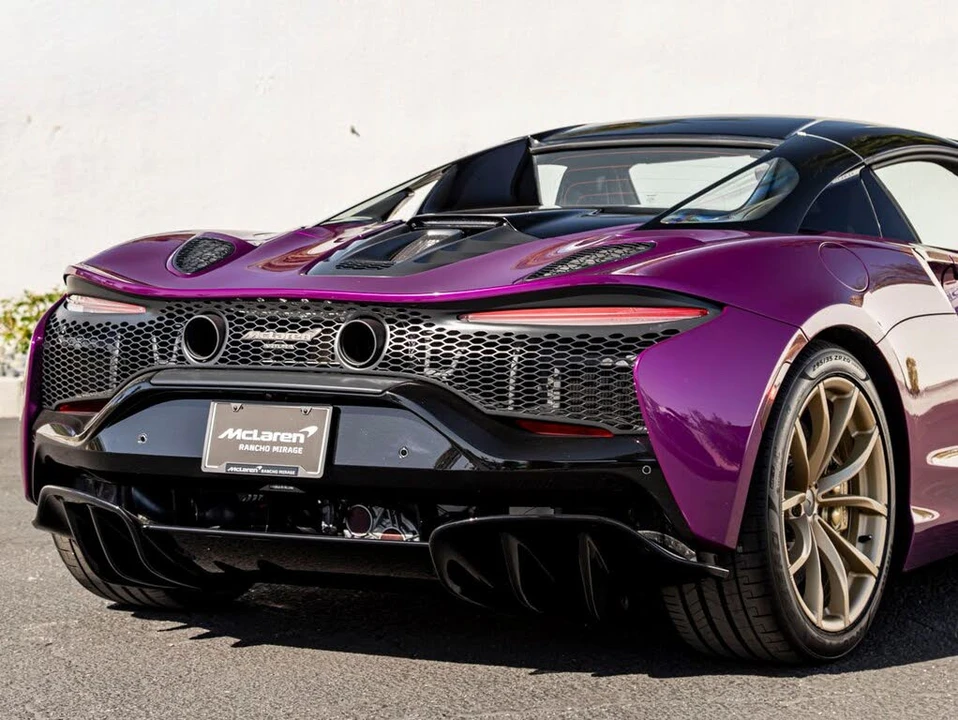2026 McLaren Artura - Image 7 of 28