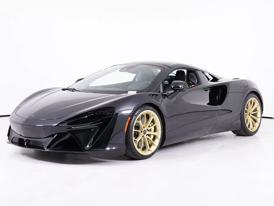 2026 McLaren Artura - Image 31 of 31