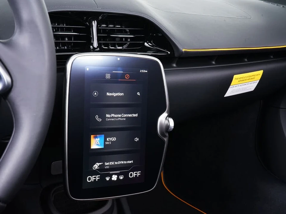 2026 McLaren Artura - Image 26 of 31