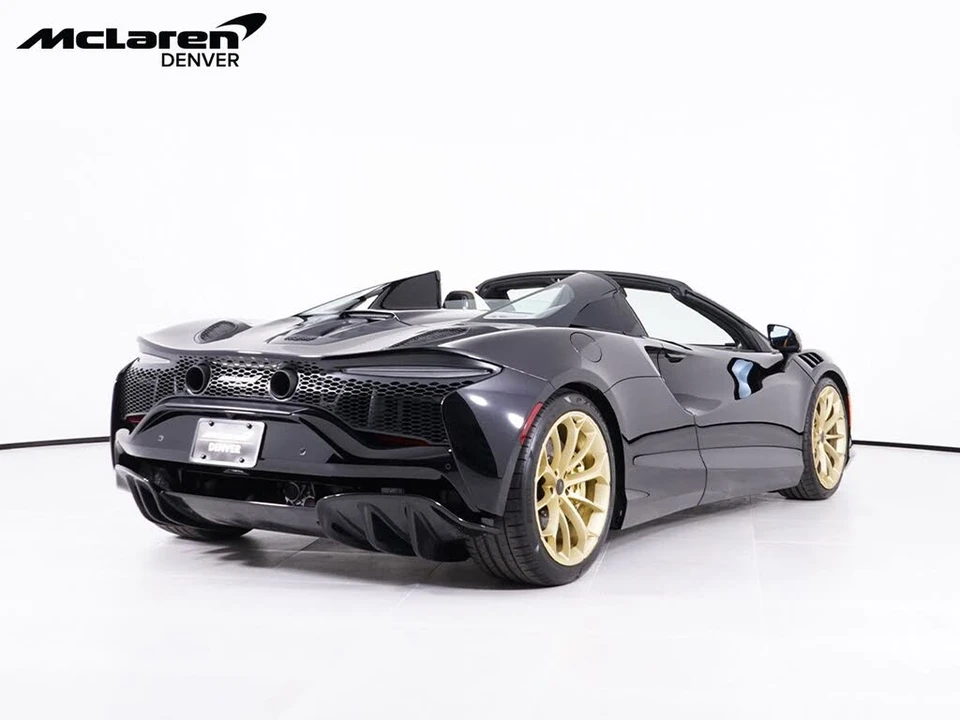 2026 McLaren Artura - Image 8 of 31