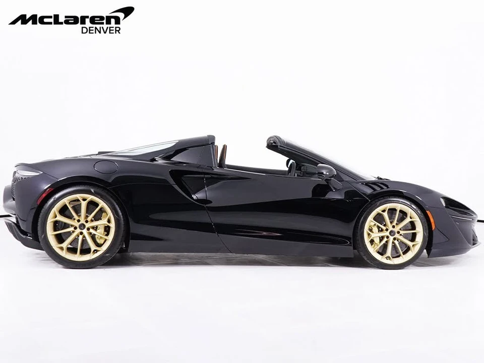 2026 McLaren Artura - Image 9 of 31