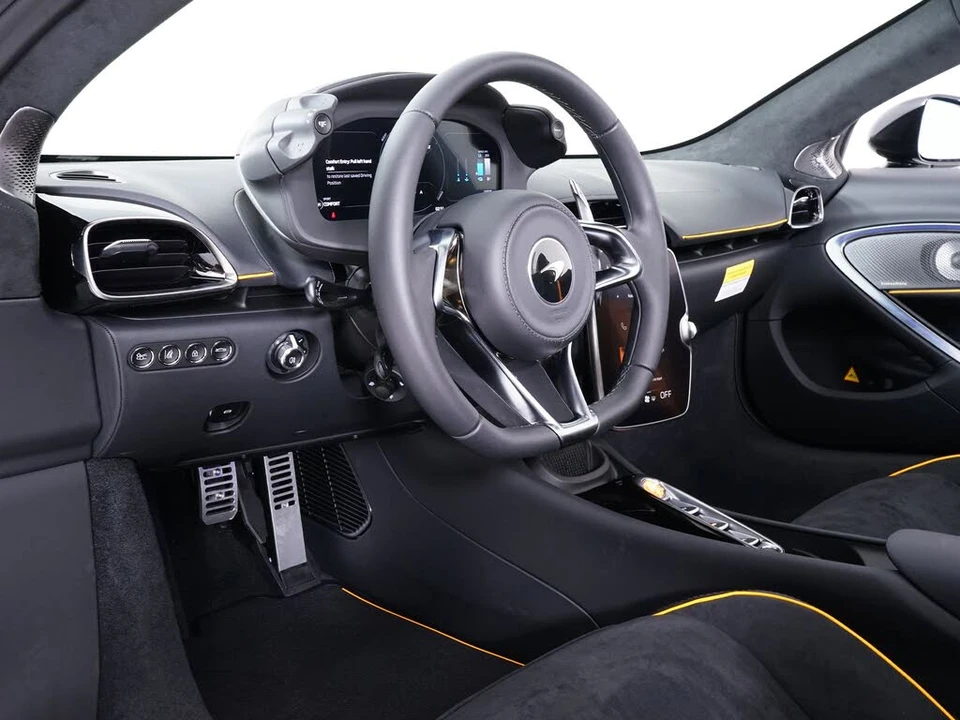 2026 McLaren Artura - Image 5 of 31