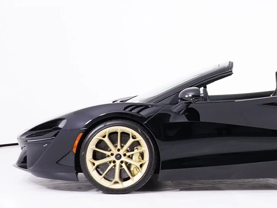 2026 McLaren Artura - Image 12 of 31