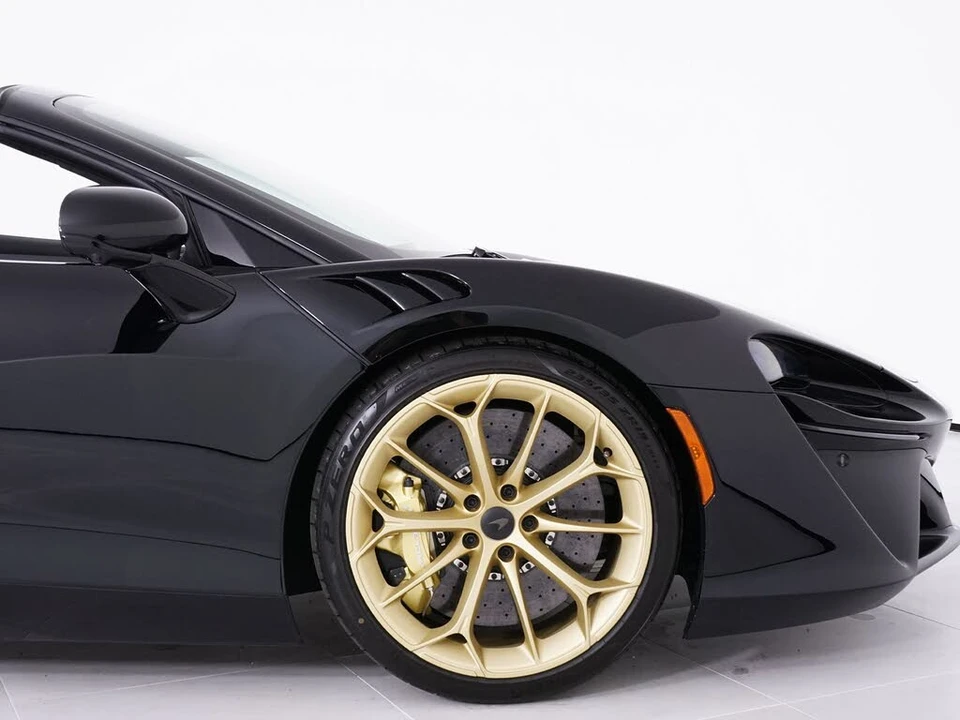 2026 McLaren Artura - Image 16 of 31