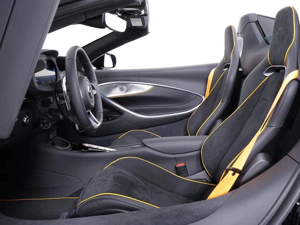 2026 McLaren Artura - Image 4 of 31