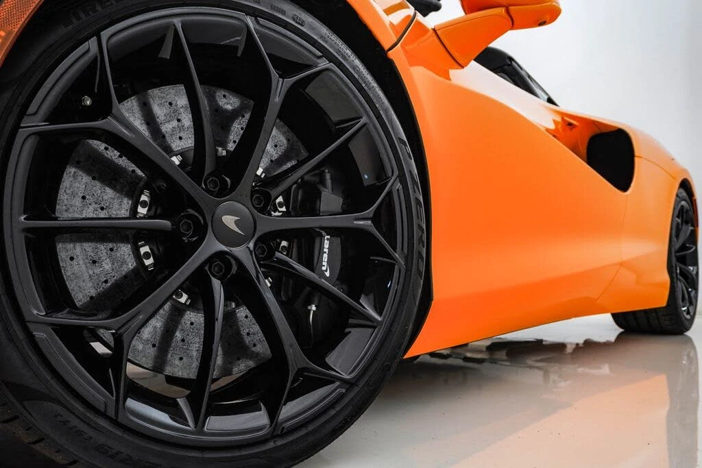2026 McLaren Artura - Image 5 of 31