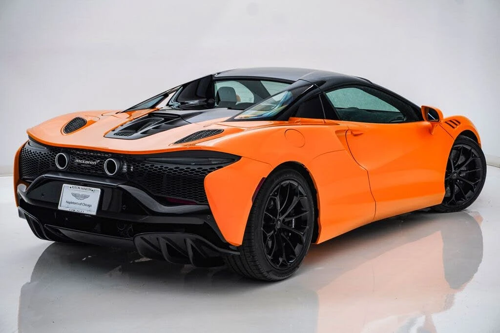 2026 McLaren Artura - Image 10 of 31
