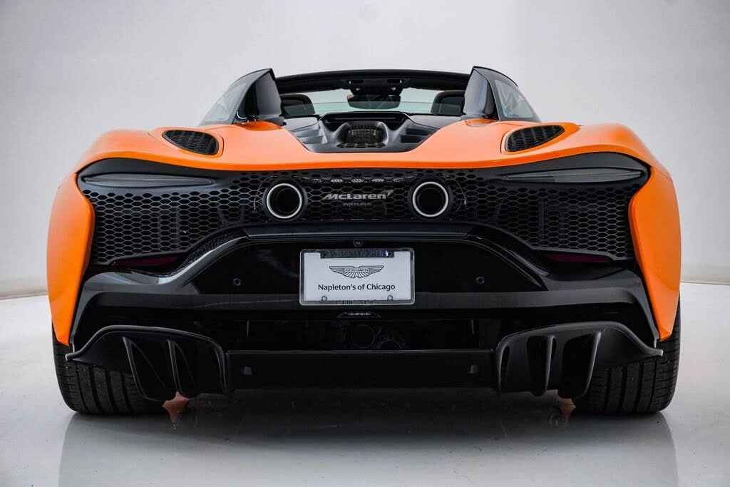 2026 McLaren Artura - Image 11 of 31