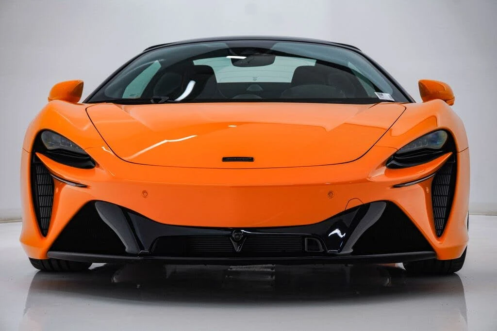 2026 McLaren Artura - Image 7 of 31