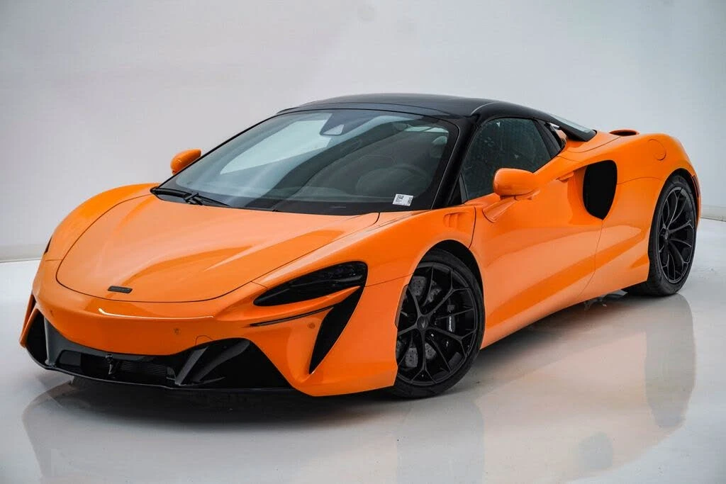 2026 McLaren Artura - Image 9 of 31