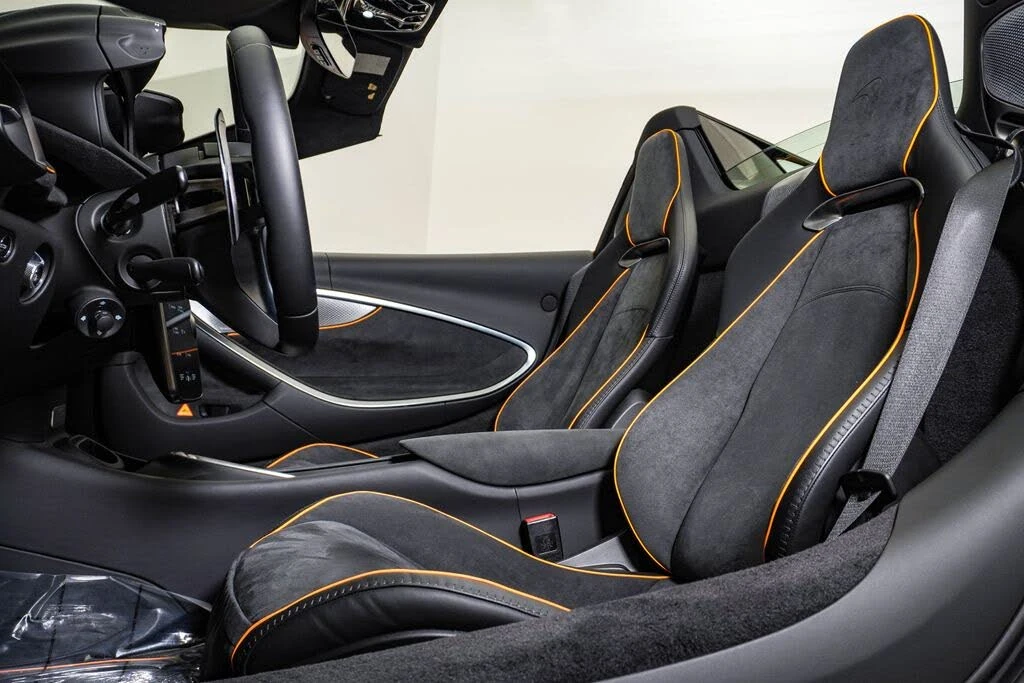 2026 McLaren Artura - Image 23 of 31