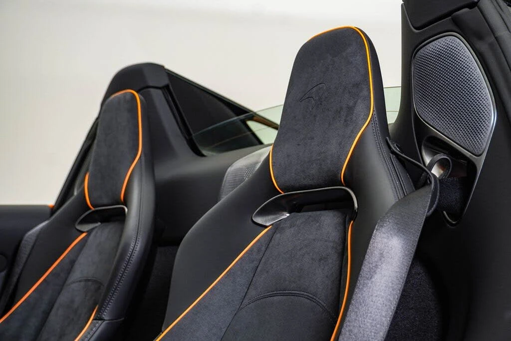2026 McLaren Artura - Image 24 of 31