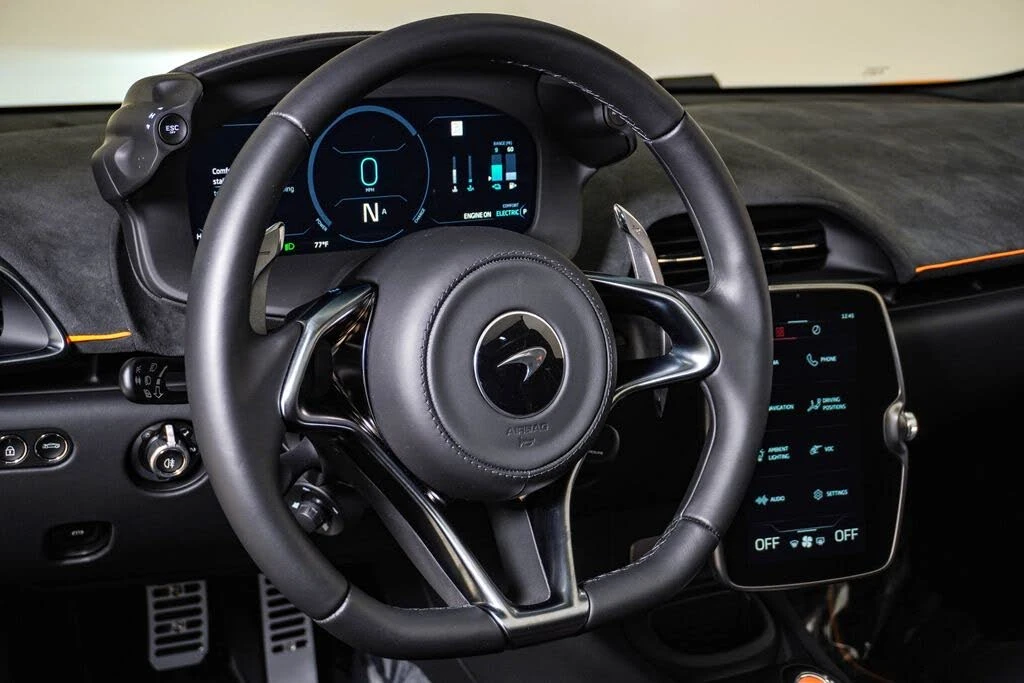 2026 McLaren Artura - Image 26 of 31