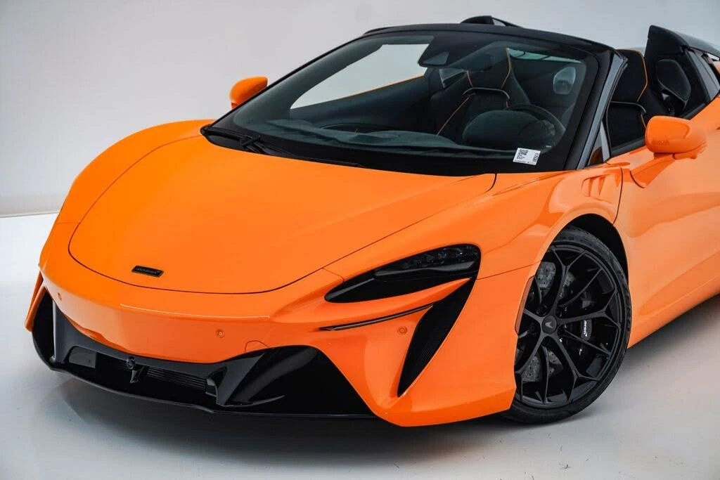 2026 McLaren Artura - Image 4 of 31